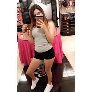 Meet your Posher, Jaunita